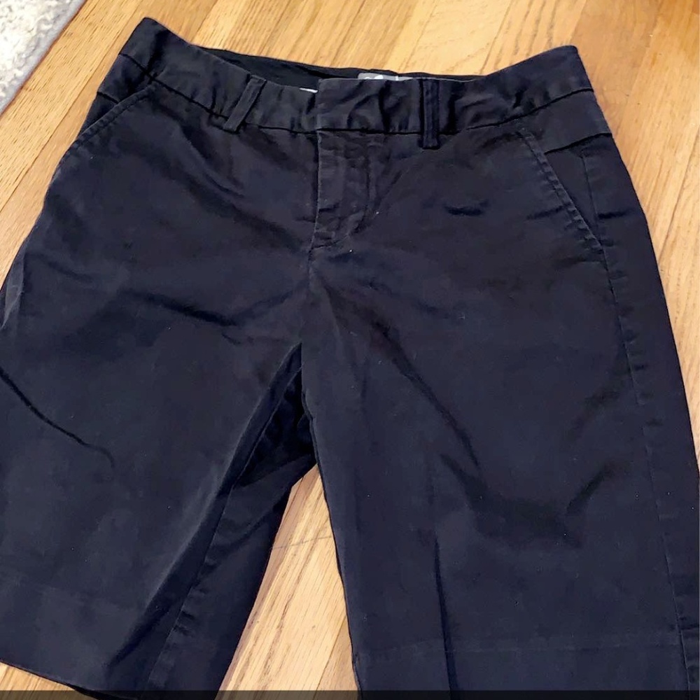 gap stretch size 2 shorts